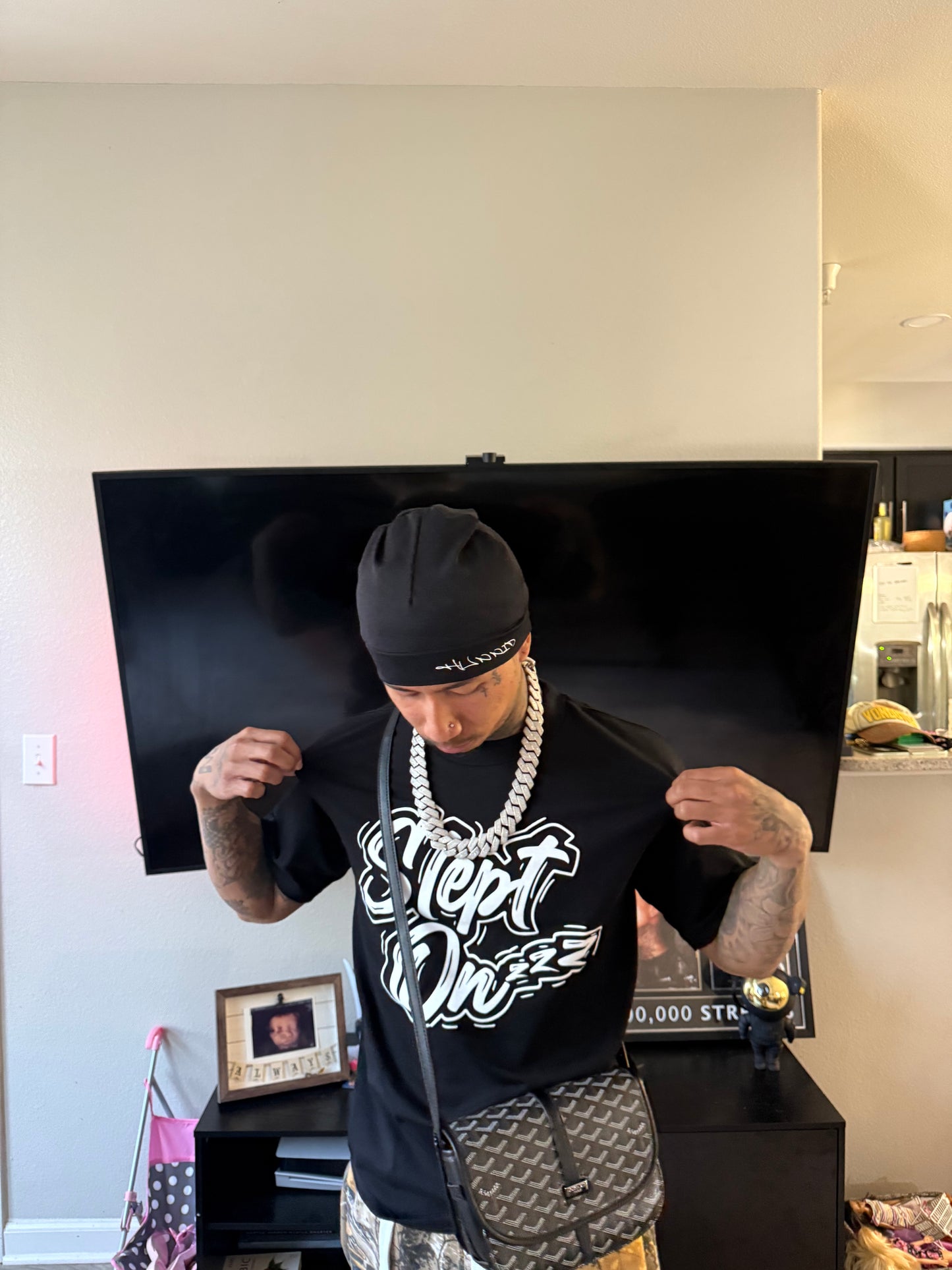 BLACK SLEPT ON T-SHIRT